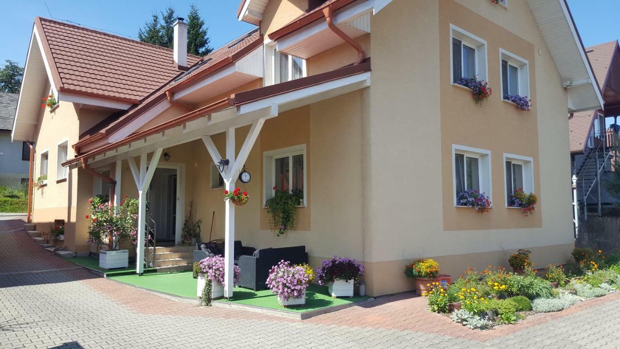 فندق Penzion Mirabel Bešeňová المظهر الخارجي الصورة